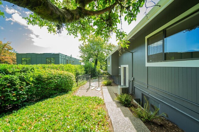 Foto del edificio - Greenleaf House: A Sustainable and Eco-Friendly Home!