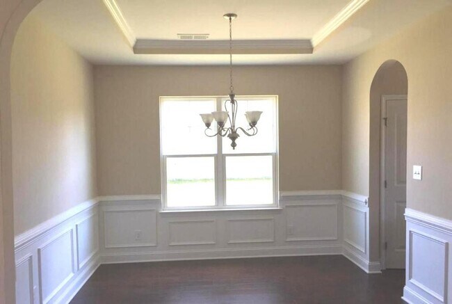 Building Photo - 925 Liberty Ln