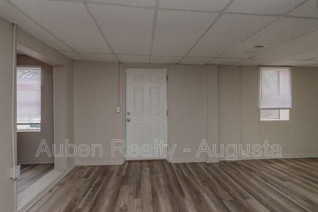 Foto del edificio - 1547 Heath St