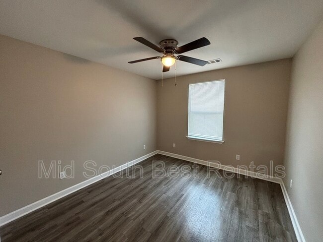 Building Photo - 6722 Sandpiper Dr