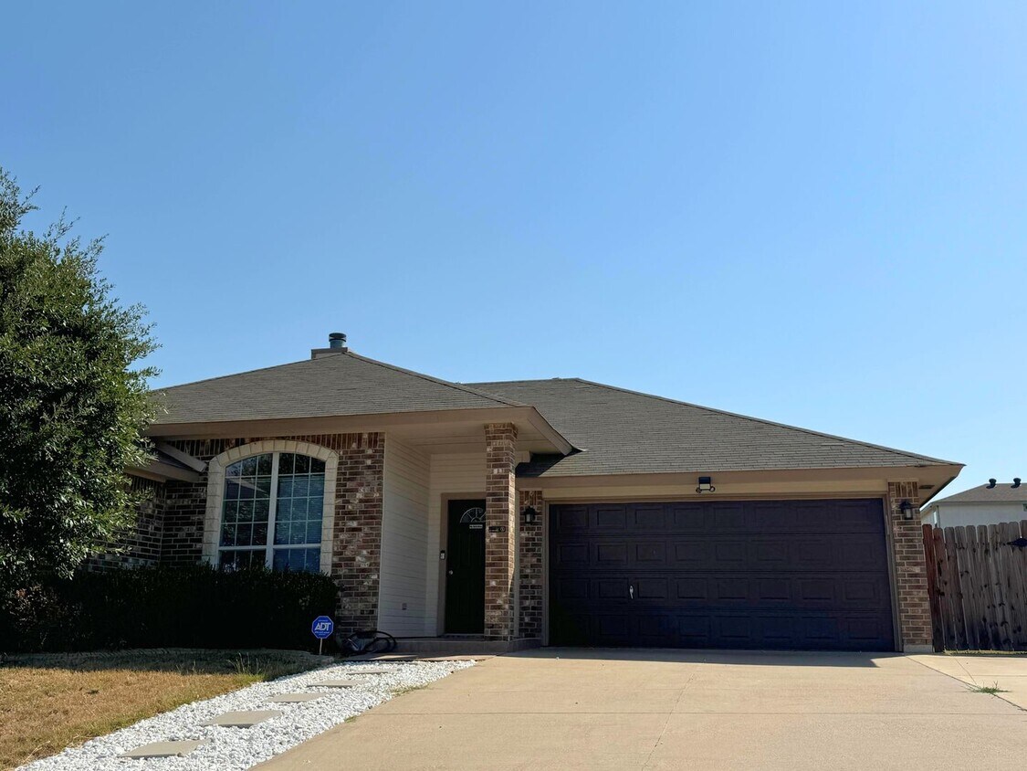 Foto principal - 3610 Fox Glove Ln
