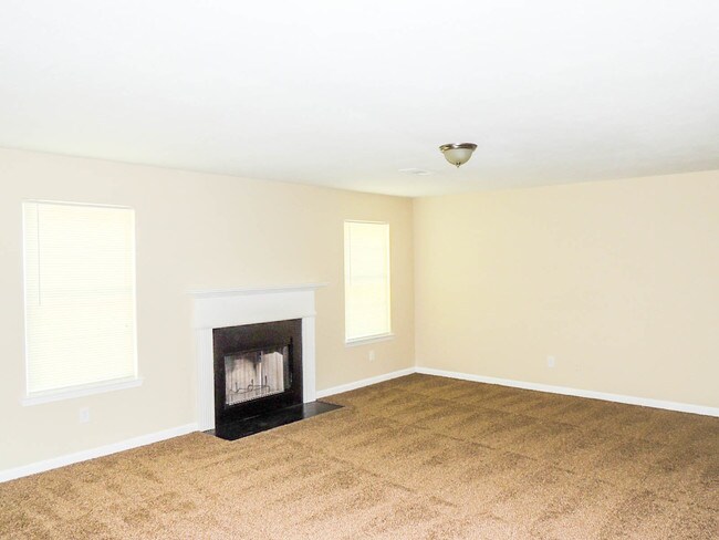 Building Photo - 613 Amberwood Dr
