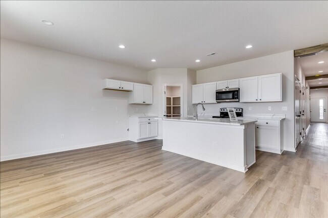 Foto del edificio - 5037 N Vassar Ave