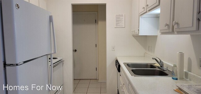 Building Photo - 1 br, 1 bath House - 205 Barry Avenue So #215