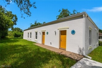Building Photo - 3835 Lora St