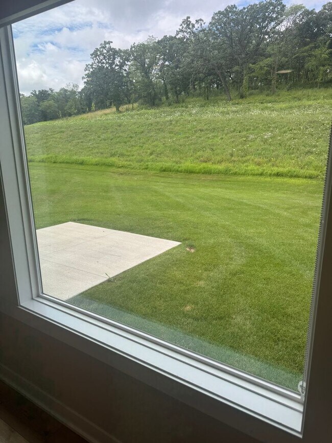 Building Photo - New 4 Bedroom | 2.5 Bath | Scenic Views | ...