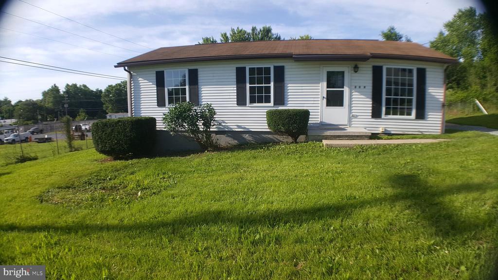 Building Photo - 200 Peach Tree Dr