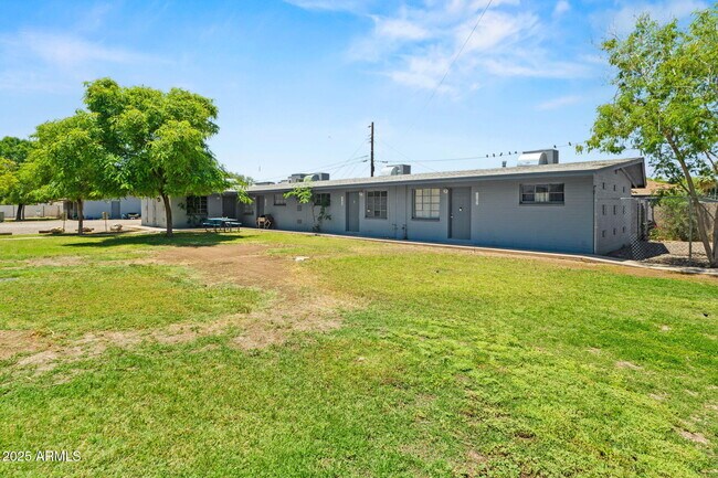 Foto del edificio - 1102 S Stratton Ln