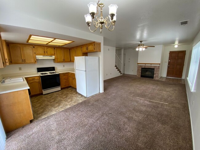 Foto del edificio - Charming 3 Bed/2.5 Bath on Packwood coming...