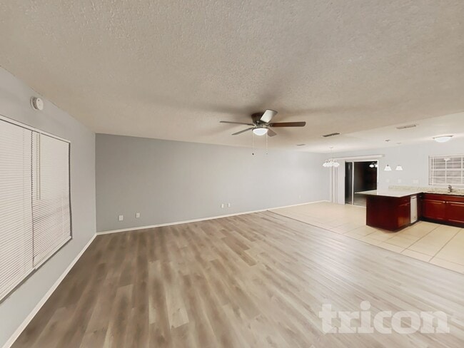 Building Photo - 1913 Hudson Ct