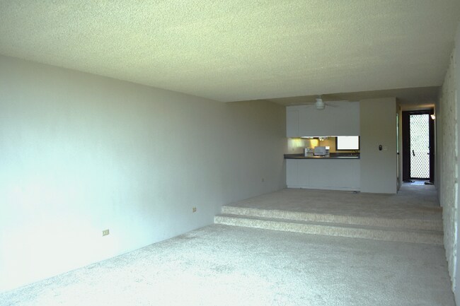 Building Photo - 511 Hahaione St