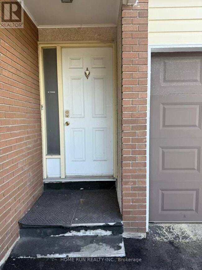 Building Photo - 1285 Meadowlands Dr E