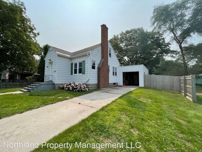 Building Photo - 3 br, 2 bath House - 806 E. State St