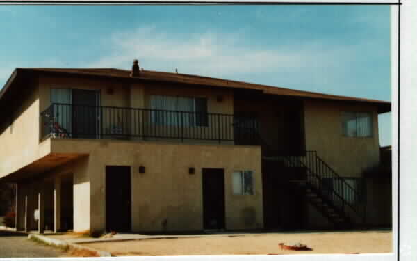 Building Photo - 1150 Deseret Ave