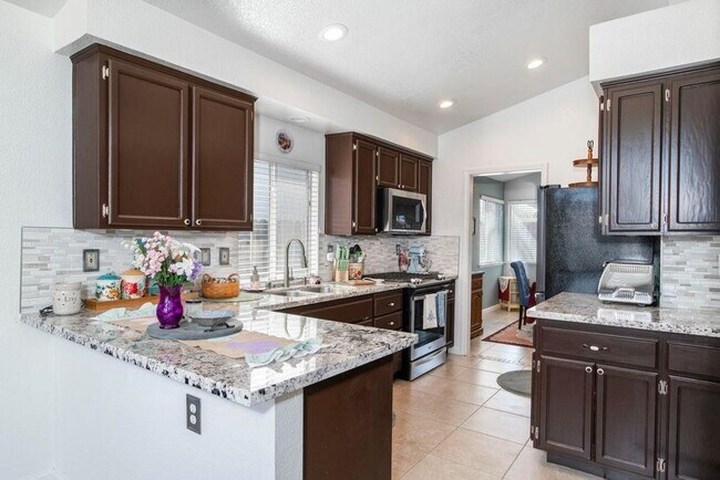 Foto del edificio - BEAUTIFUL HOME IN SACRAMENTO!!