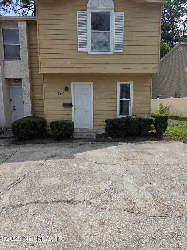 Building Photo - 4649 Barnes Rd S