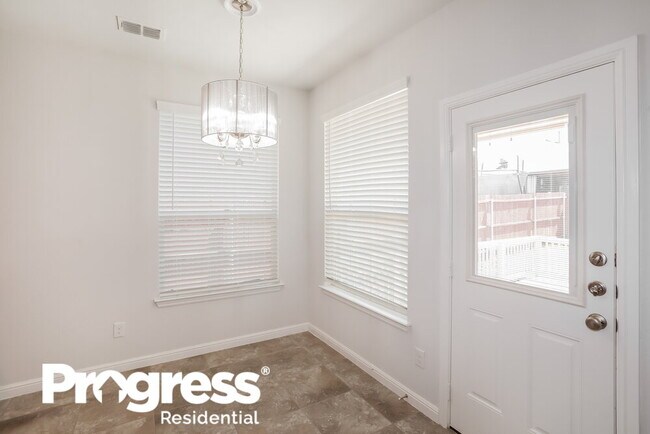 Building Photo - 9132 Golden Hollow Ln