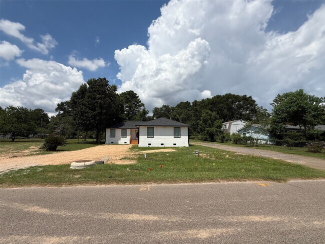 Foto del edificio - 24010 Perkins Rd