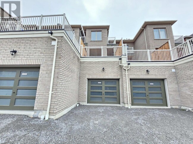 Building Photo - 919 Crowsnest Holw