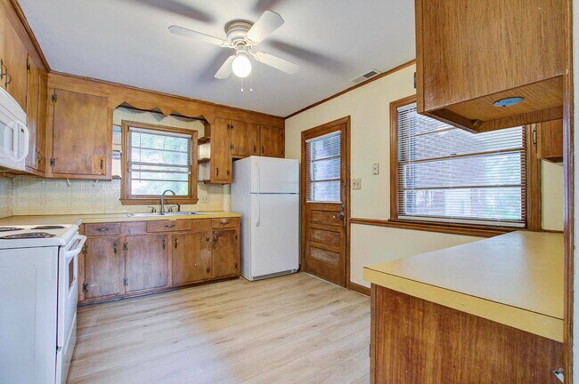 Building Photo - 1424 Brian Rd