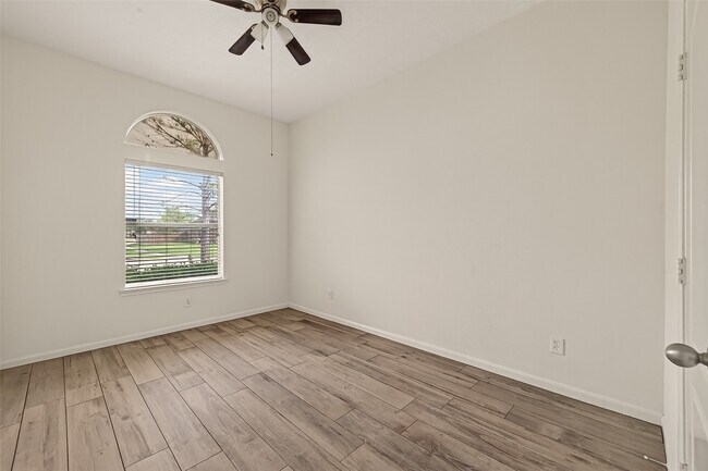 Foto del edificio - 9202 Sorrell Hollow Ln