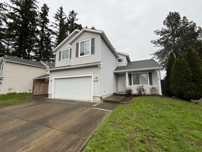 Foto del edificio - Fabulously Updated 4 Bed + 2.5 Bath Home i...