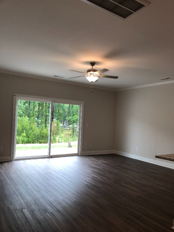 Foto del edificio - 6922 Eddy Point Ln