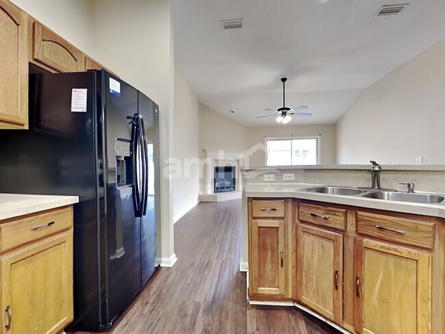 Building Photo - 8227 Stelling Dr