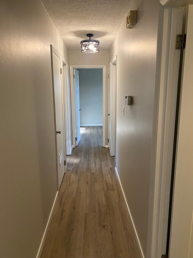 Building Photo - 245 Kesling Dr