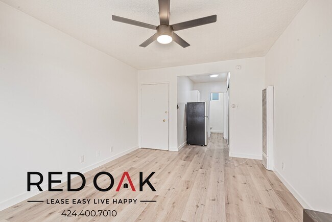 Foto del edificio - 4061 McLaughlin Ave