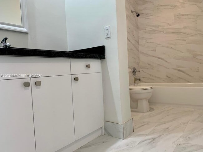 Foto del edificio - 3522 NE 166th St