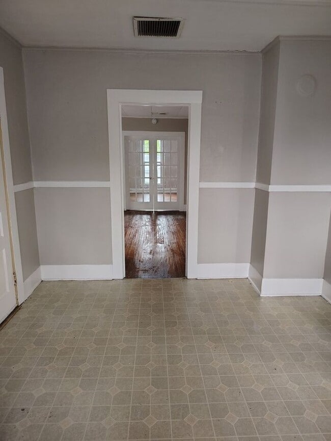 Building Photo - 3 Bedroom apartment for rent