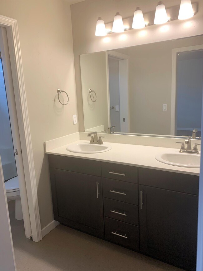 Building Photo - 3569 S Milan Pl