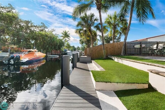 Building Photo - 914 Orange Isle