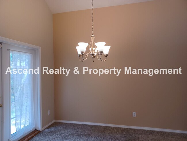 Building Photo - 3 Bed on CuldeSac Close to Intel, Orenco S...