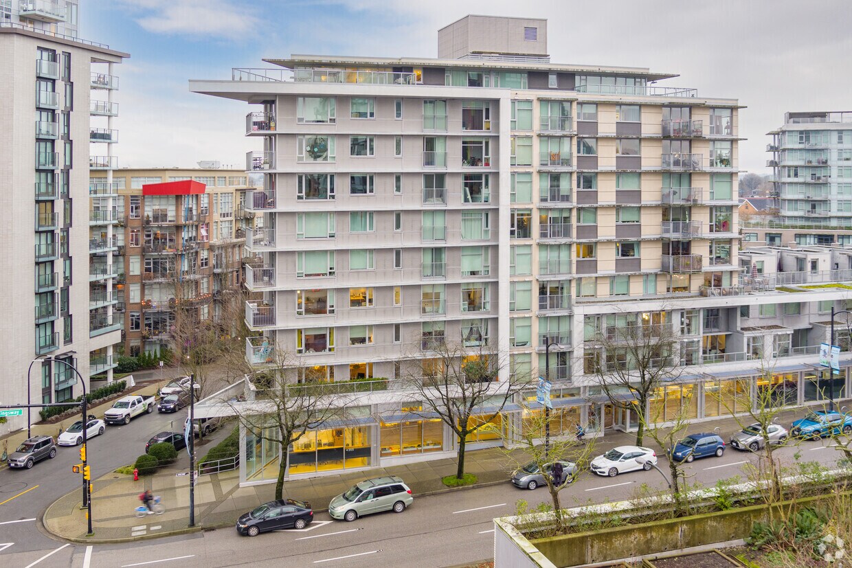 Building Photo - Uno