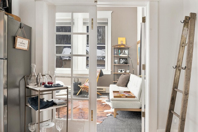 Foto del edificio - 107 W Columbia Ave