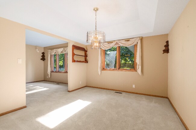 Building Photo - 1732 Rowntree Ln
