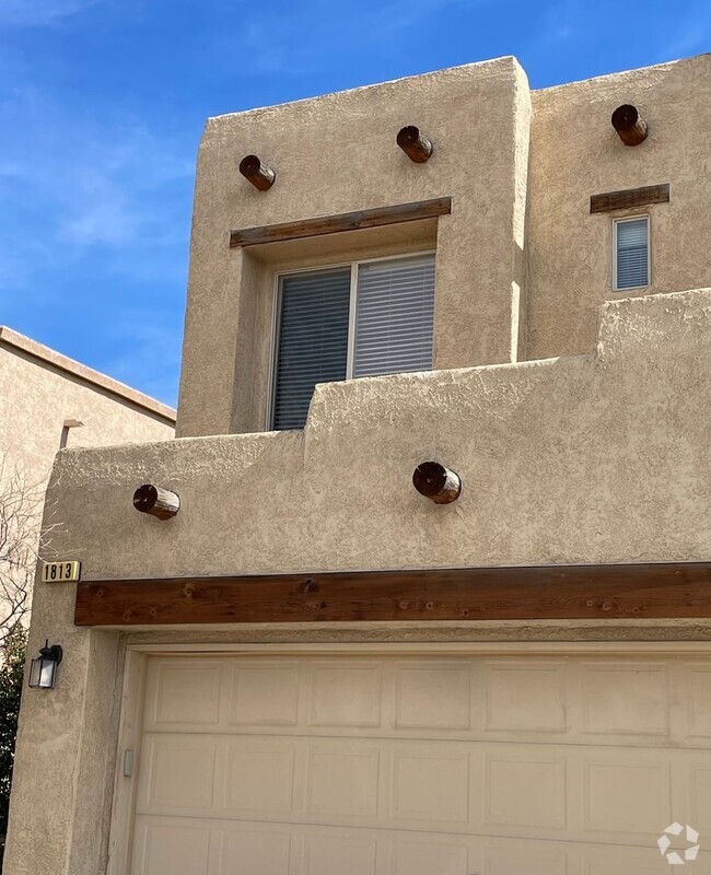 Building Photo - 1813 Cortina Loop SE