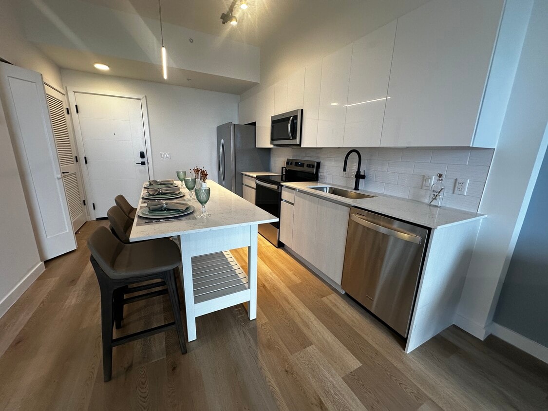 Foto principal - 119 SE 2nd Ct