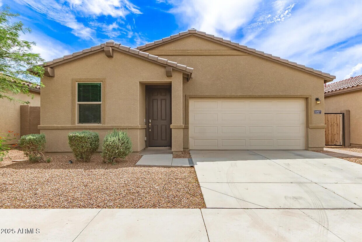 Foto principal - 3227 W Carter Rd