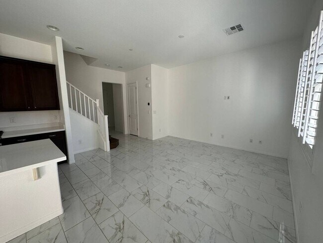 Foto del edificio - STUNNING LUXURY TOLL BROTHERS DESIGN TOWNH...