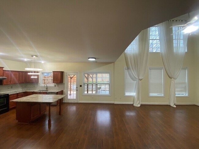 Foto del edificio - 4-bedroom house in MILL CREEK cluster in Buford