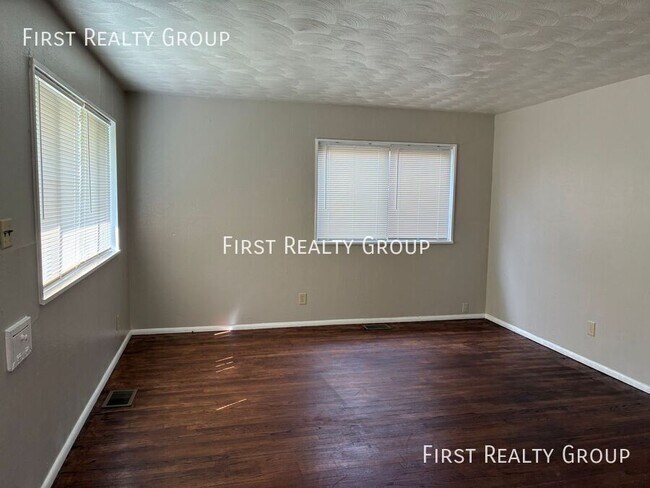 Foto del edificio - 2526 Kennedy Ave