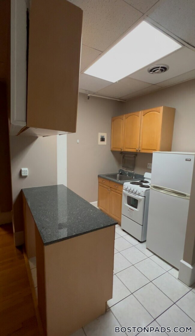 Foto del edificio - 879 Beacon St