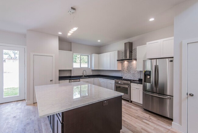 Foto del edificio - 8718 Boundbrook Ave