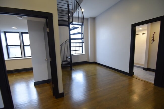 Foto del edificio - 444 Western Ave