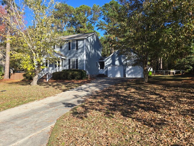 Building Photo - Huge 3 bed 2.5 bath house near Fort Jackson