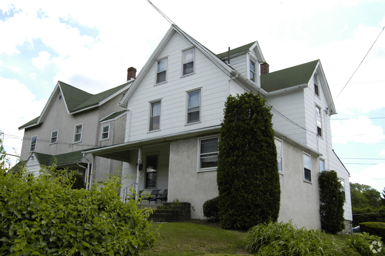 Building Photo - 2816 Mount Carmel Ave