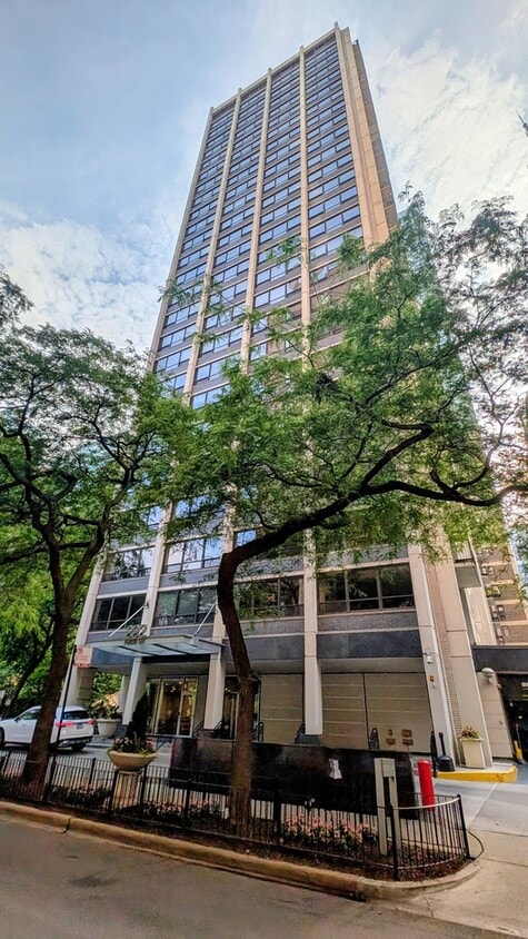 Primary Photo - 222 E Pearson St